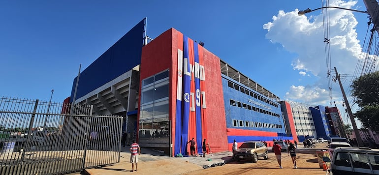 El Polideportivo Arena Juan José Zapag, ubicado en Barrio Obrero, inaugurado ayer, una obra con la que el presidente saliente marca su despedida.
