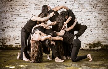 Una imagen de la pieza que presentará la Cía. Danza Bethania Joaquinho. Foto: Álvar Fáñez.