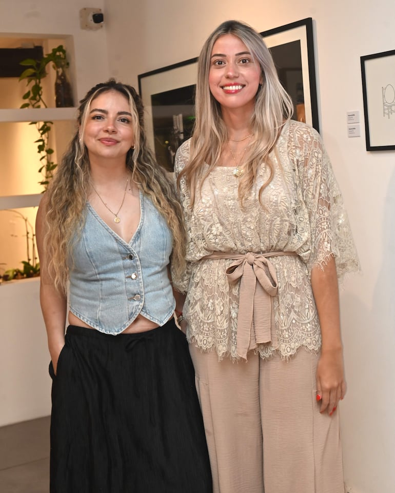 Jessi Saavedra y Camila Valiente.
