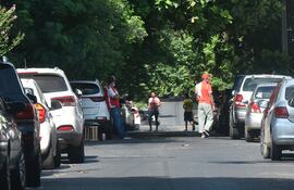 Cuidacoches tienen prohibido aparecer en inmediaciones del Defensores del Chaco.
