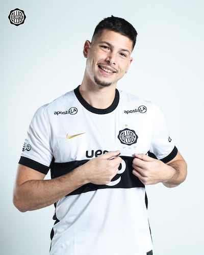 Manuel Vicente Capasso (29 años), zaguero central argentino que regresa a Olimpia de cara al segundo semestre.