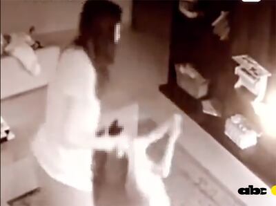 Denuncian presunto maltrato a una niña de parte de su madrastra.