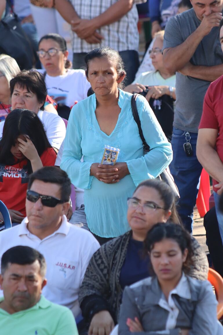 La explanada de la Basílica registró una importante concurrencia de feligreses.