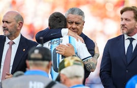 Claudio 'Chiqui' Tapia (c), presidente de AFA.