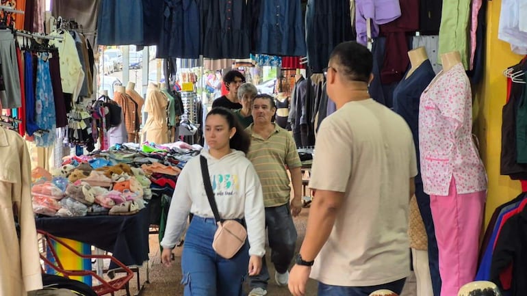 Menor poder adquisitivo afecta al comercio en Encarnación, según gremio del sector