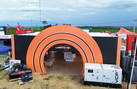 Stand del Grupo Luminotecnia, donde hay variedad de productos eléctricos.