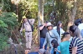 Entre los voluntarios de la minga ambiental estaban los estudiantes, funcionarios y los propios concejales de Amambay.