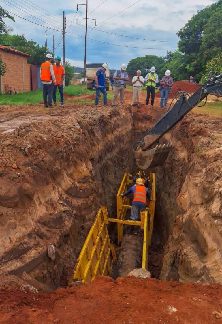 Autoridades y contratistas informaron sobre el progreso de las obras y el rediseño de la planta de tratamiento.