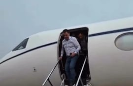 Horacio Cartes en el jet.