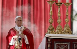 El papa León XIV durante la celebración del Domingo de Ramos, en la plaza de San Pedro.