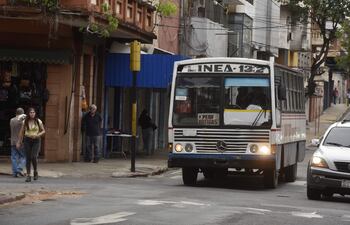 Imagen ilustrativa de una unidad de transporte público.