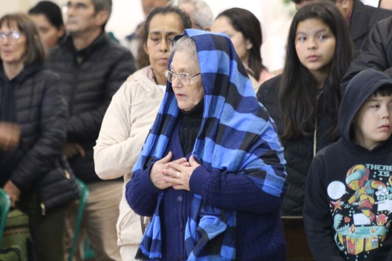 Importante concurrencia de feligreses en la basílica de Caacupé.