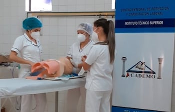 Instituto academo de la candidata a intendenta de Oviedo Rosana Bogado.