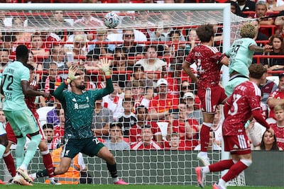 Paris Brunner conecta el esférico y con un frentazo establece el 3-2 del Mónaco contra el Liverpool.