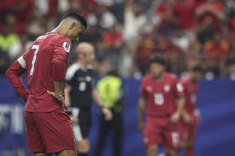 El portugués Cristiano Ronaldo muestra su decepción tras perder el partido de octavos de final de la Copa Mundial de la FIFA 2026 entre Portugal y España, en Dallas, Texas, EE. UU..
