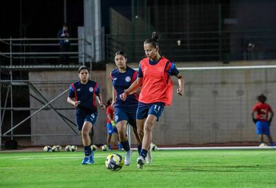 Movilización a doble turno de la selección nacional femenina Sub 17, preparando el juego de octavos de final ante México.