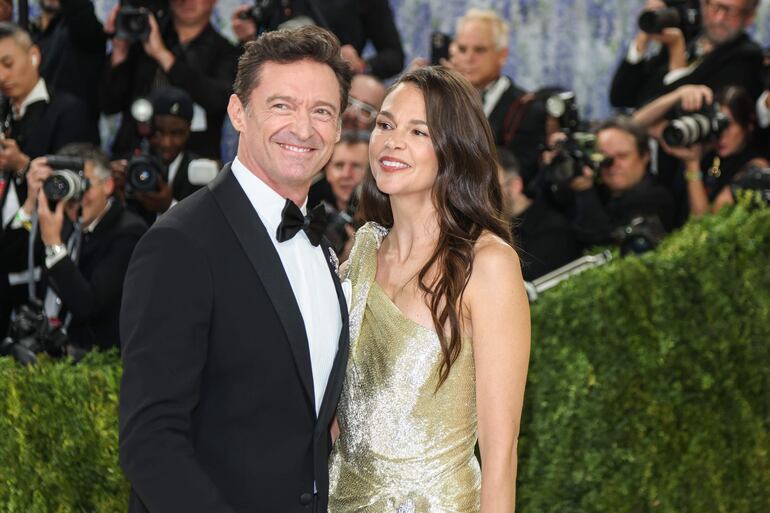 Hugh Jackman y Sutton Foster, enamorados en la red carpet de la Met Gala 2026. (EFE/EPA/SARAH YENESEL)
