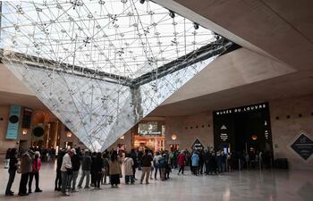 El Museo del Louvre, en París.