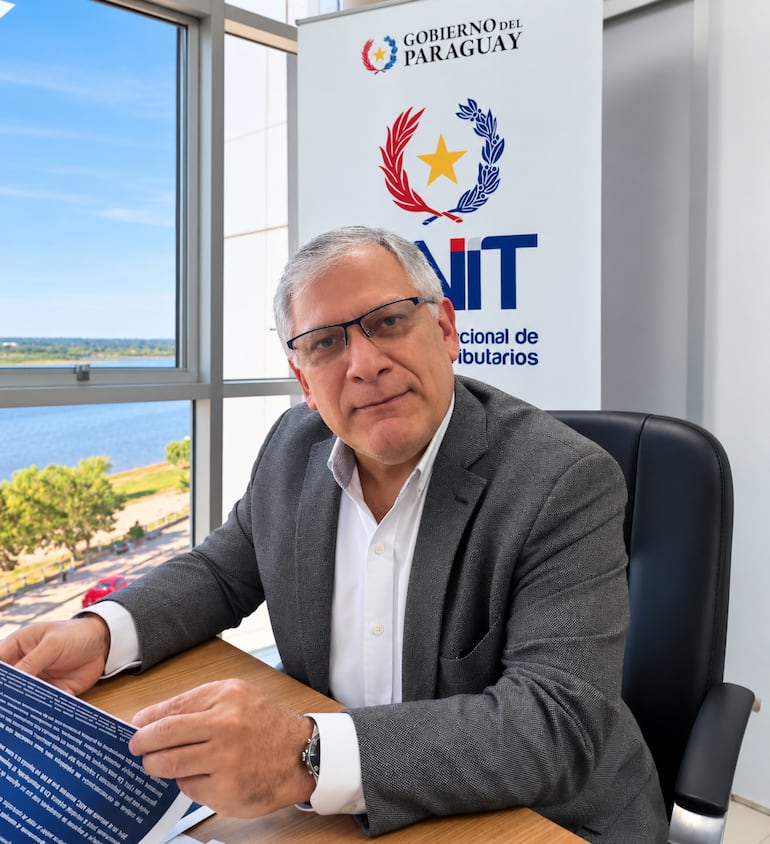 El gerente de Aduanas de la DNIT, Juan Olmedo,