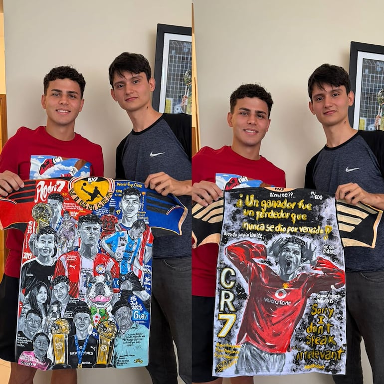 El futbolista Rodrigo Villalba recibiendo su camiseta de manos del artista Ignacio Villalba. (Gentileza)
