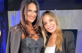 Leryn Franco y Belén Bogado, en el set de stream de ABC.