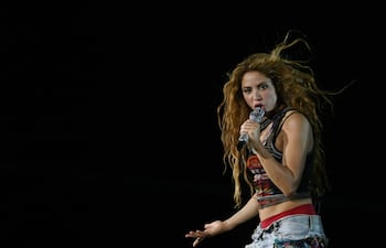 Shakira durante el ensayo realizado ayer en Copacabana, Río de Janeiro, para su multitudinario show de esta noche.