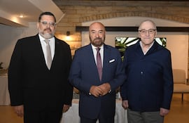 Herib Caballero, Pierre-Christian Soccoja, embajador de Francia y Nicolás Latourrette.