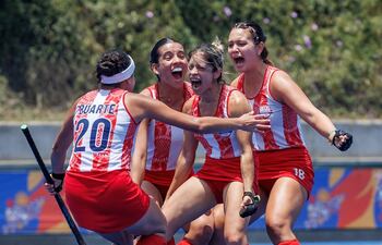Las Aguará conquistaron un valioso e histórico triunfo para el hockey paraguayo al ubicarse en la final por el oro en Ayacucho.
