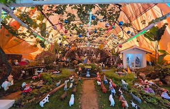 Con 72 años de vigencia ininterrumpida, el pesebre de los Sabaté, da vida al corazón dle Segundo Barrio de la ciudad de Luque. Una puesta digna de visitar.