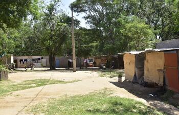 En el refugio RC4 de Loma Pyta se sitúan más de 70 familias damnificadas del incendio de Chacarita en 2020.