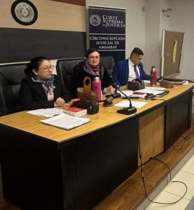 Jueces Marcelina Quintana, Librada Peralta (presidenta) y Mario Peralta, miembros del Tribuna de Sentencia.