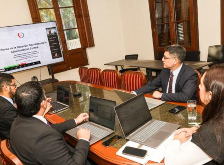 Este jueves, el equipo del MEF presentó el informe de Situación Financiera de la Administración Central (Situfin).