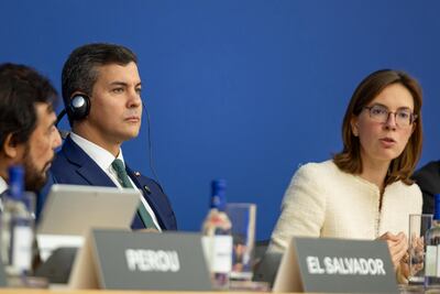 Santiago Peña, en Francia. (gentileza, presidencia de Paragua)