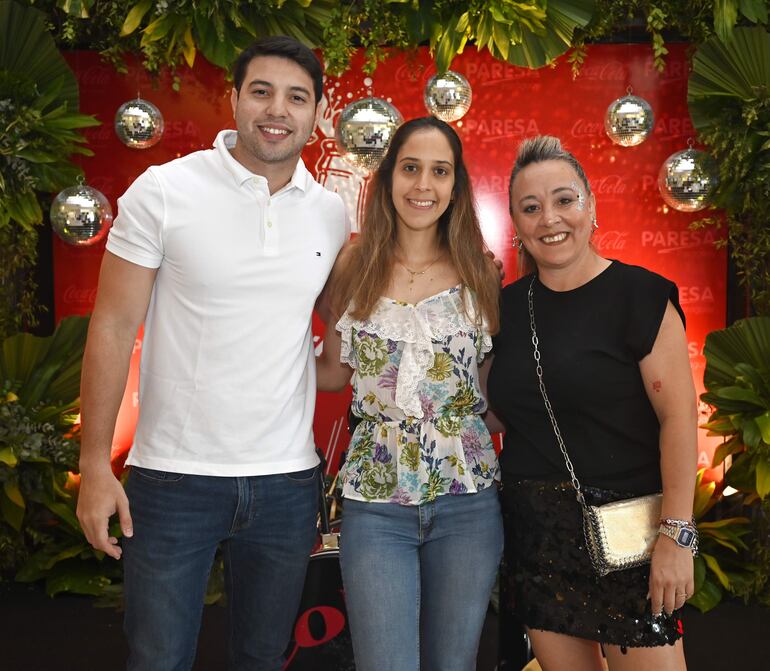 Fabrizio Rehnfeldt, Cecilia Zelaya y Rossana Merlo.