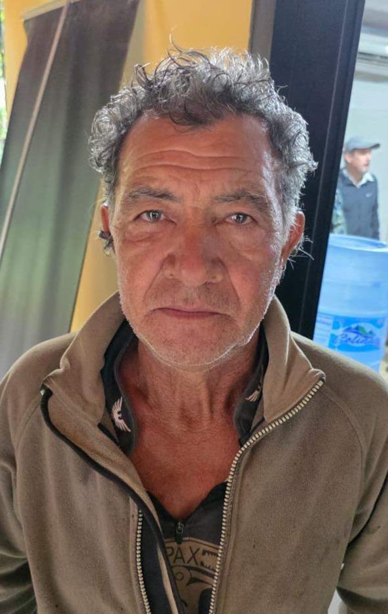 José Ignacio Hermoza Ledesma, hombre de mediana edad con chaqueta gris y expresión seria, mira a la cámara en fondo interior difuso.