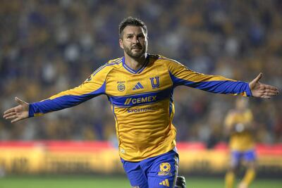 André-pierre Gignac de Tigres celebra un gol este sábado, durante un partido de la Liga MX entre Tigres y Tijuana en el estadio Universitario en San Nicolás de los Garza (México). EFE/Antonio Ojeda