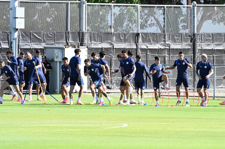 Movilización del plantel albirrojo.