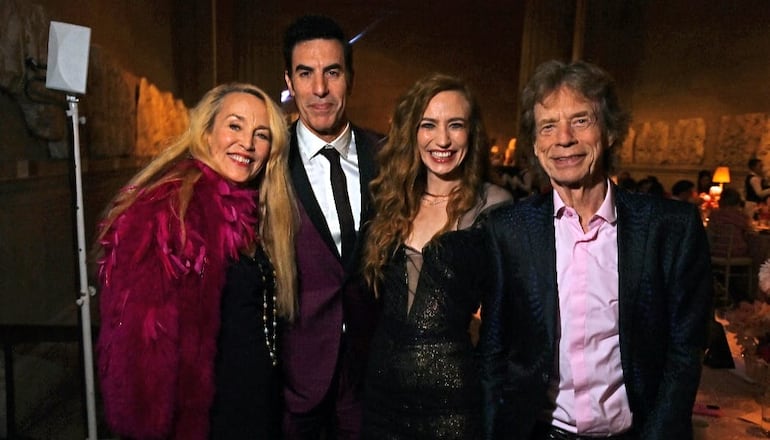 Jerry Hall, Sacha Baron Cohen, Elizabeth Jagger y Mick Jagger