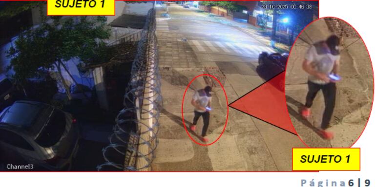 Una de las tantas imáganes del sospechoso captada por una cámaras de seguridad, momento antes de asestar uno de sus golpes, según la Policía.