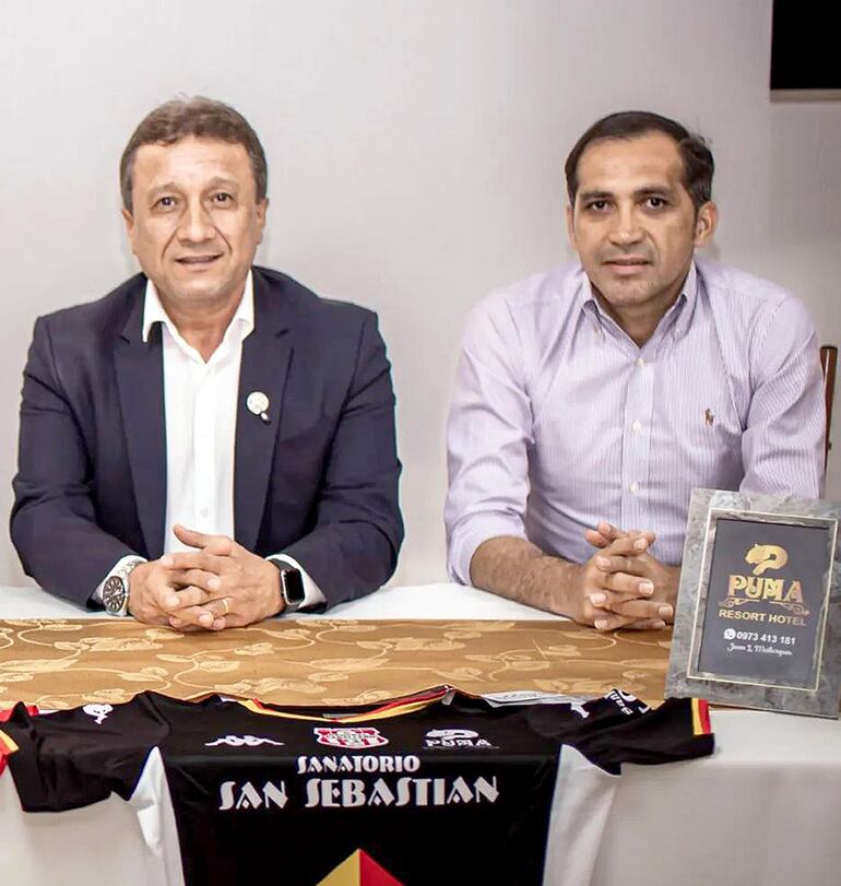 Julio César Aldama y Óscar Gavilán Dávalos, principales autoridades del General Caballero de Juan León Mallorquín.