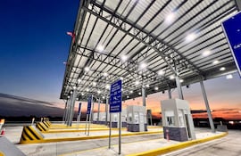 Los peajes se cobrarán sólo en moneda nacional, al menos, durante las fiestas de Navidad y Fin de Año.