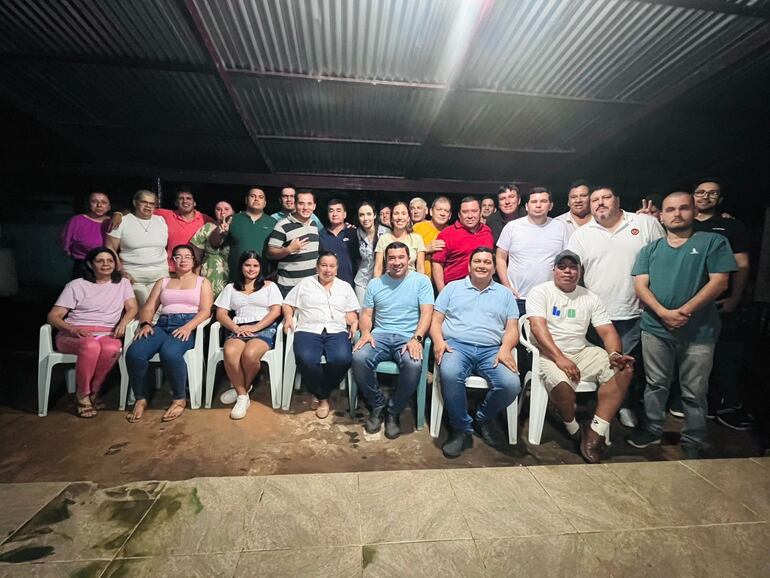 Reunión del equipo de trabajo en preparación para las elecciones internas partidarias del próximo 7 de junio.