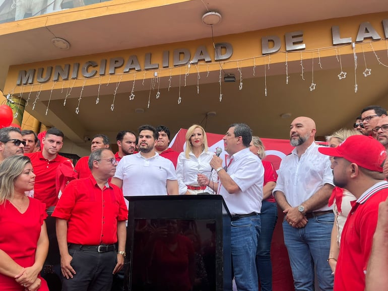 Con frondoso prontuario, precandidata de Lambaré promete transparencia