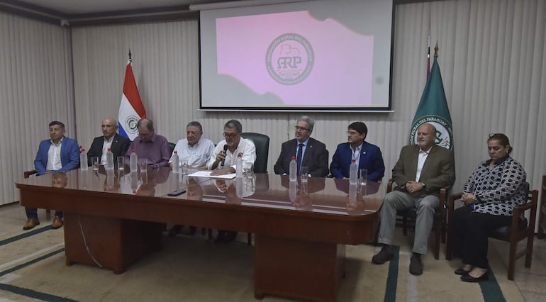 Participaron de la conferencia presidentes del sector productivo, industrial e importador.