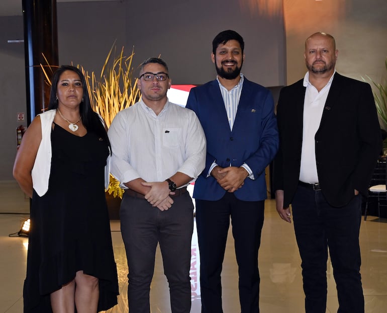 Fabiola Acosta, Jorge Larroza, Rubén Britez y Daniel Abraham. 