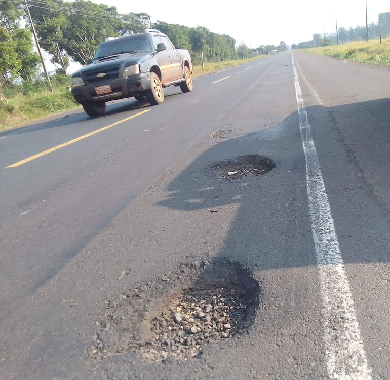 La ruta PY08 se encuentra bastante deteriorada y necesita de una urgente reparación.