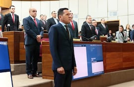 El exsenador Javier Vera Chaqueñito, el día que juró y se sumó al cartismo, hoy destituido del Congreso.