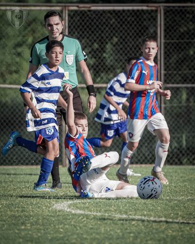 Los azulgranas derrotaron a 2 de Mayo y es uno de los líderes