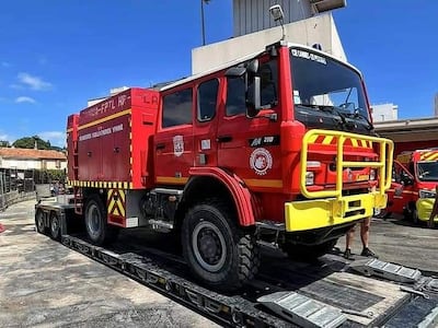Este es uno de los vehículos que fueron donados por una fundación francesa al Cuerpo de Bomberos de Ypané.