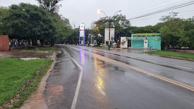 Fuertes vientos e intensa lluvias deja sin energías eléctricas a San Juan Bautista.
